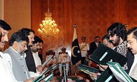 Новый премьер-министр Пакистана принял присягу