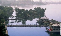 Великолепный пейзаж Западного озера в Ханое