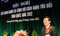 Чыонг Тан Шанг на Всенациональной встрече людей, имевших заслуги перед Родиной