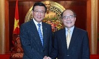 Нгуен Шинь Хунг принял председателя южнокорейской корпорации «Кумхо Асиана»
