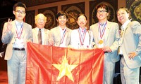 Посол Вьетнама в США поздравил вьетнамских школьников, завоевавших медали...