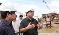 Хоанг Чунг Хай совершил проверку темпов строительства скоростной магистрали...