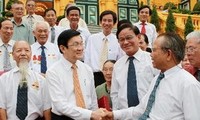 Президент Чыонг Тан Шанг встретился с бывшими политзаключенными из г. Хошимина
