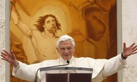 Папа Римский Бенедикт XVI призвал к миру на Ближнем Востоке