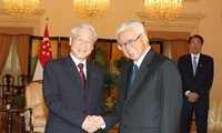 Продолжается визит генерального секретаря ЦК КПВ Нгуен Фу Чонга в Сингапур