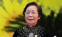 Вице-президент СРВ Нгуен Тхи Зоан вручила подарки детям малоимущих семей