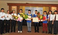Вручены награды членам вьетнамской олимпиадской команды по информатике