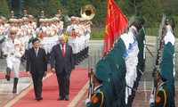 Руководители Вьетнама приняли президента Панамы Рикардо Мартинелли
