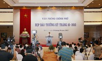 Октябрская очередная пресс-конференция вьетнамского правительства