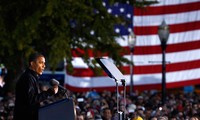 Барак Обама продолжает опережать Митта Ромни