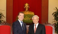 Руководители Вьетнама приняли премьер-министра РФ Дмитрия Медведева