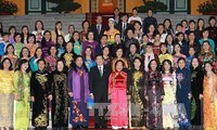 Президент СРВ Чыонг Тан Шанг встретился с женщинами-депутатами
