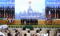 В Пномпене успешно завершился 21-й Саммит АСЕАН