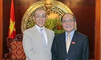 Спикер вьетнамского парламента Нгуен Шинь Хунг принял посла Японии