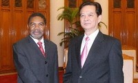Руководители Вьетнама приняли президента Занзибара-полуавтономной части Танзании