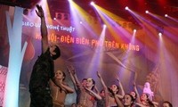 В Ханое прошла художественная программа «Ханой – Диенбиенфу в воздухе»
