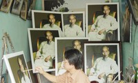 Художник Чан Хоа Бинь – человек, который нарисовал около 600 картин о Хо Ши Мине