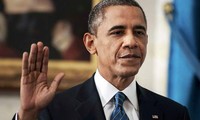 Обама официально вступил в должность президента США во второй раз