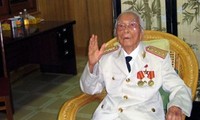 Министр обороны СРВ поздравил генерала армии Во Нгуен Зяпа с Новым годом