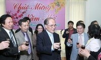 Нгуен Шинь Хунг поздравил органы вьетнамского парламента с Новым годом