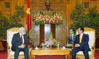 Директор международного НИИ риса находится во Вьетнаме с визитом