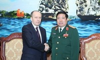 Министр обороны Фунг Куанг Тхань принял директора ФСБ РФ
