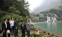 Делегация вьетнамских эмигрантов посетила погранзаставу Дамтхюй в провинции Каобанг