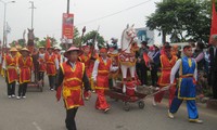 Уличный праздник, посвященный Дню поминовения королей Хунгов