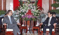 Президент Чыонг Тан Шанг принял и.о торгового представителя США