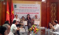 В Ханое вручены призы «Учиться и работать по примеру президента Хо Ши Мина»