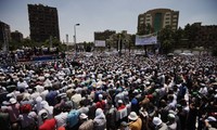 Тысячи египтян вышли на демонстрацию в поддержку президента Мухаммеда Мурси