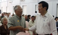 Президент Чыонг Тан Шанг встретился с представителями избирателей 4-го района г.Хошимина