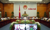 Продолжается работа июньского очередного заседания вьетнамского правительства