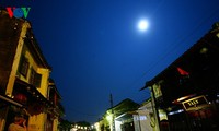 Уличные звуки в лунные ночи в древнем городе Хойан