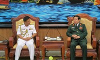 Министр обороны Вьетнама принял главнокомандующего ВМС Брунея