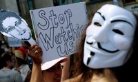 Тысячи жителей Германии вышли на улицы в протест против шпионажа США