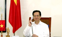 Премьер-министр СРВ Нгуен Тан Зунг провел телефонный разговор со своим японским коллегой