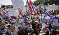 Камбоджийская оппозиция провела масштабную демонстрацию в Пномпене