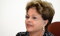 Президент Бразилии отменила государственный визит в США