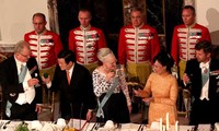 Королева Дании Маргарете II устроила торжественный прием в честь президента СРВ