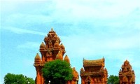 Оригинальные чамские башни во Вьетнаме