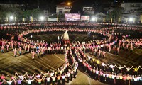 Показ народных танцев северо-западного вьетнамского региона достиг рекорда Гиннеса Вьетнама