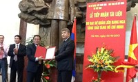 Музею Хо Ши Мина переданы в дар исторические материалы, посвящённые вьетнамо-российским отношениям