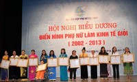 Женщины внесли вклад в достижение успехов в ликвидации голода и бедности во Вьетнаме