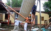 Во Вьетнаме продолжают оказывать поддержку пострадавшим от тайфуна «Вутип»