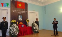 Дипломатические представительства Вьетнама в зарубежных странах чтят память генерала Во Нгуен Зяпа