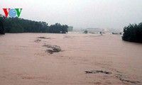 Выделено около 70 млрд донгов на помощь пострадавшим от наводнений в Центральном Вьетнаме