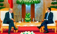 Нгуен Тан Зунг принял министра по экономическим вопросам, образованию Швейцарии