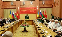 Министр обороны СРВ принял делегацию бывших советских военных специалистов