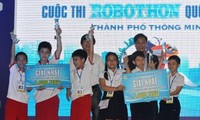 Вьетнамская команда примет участие в Международном конкурсе «Robotics-2013»